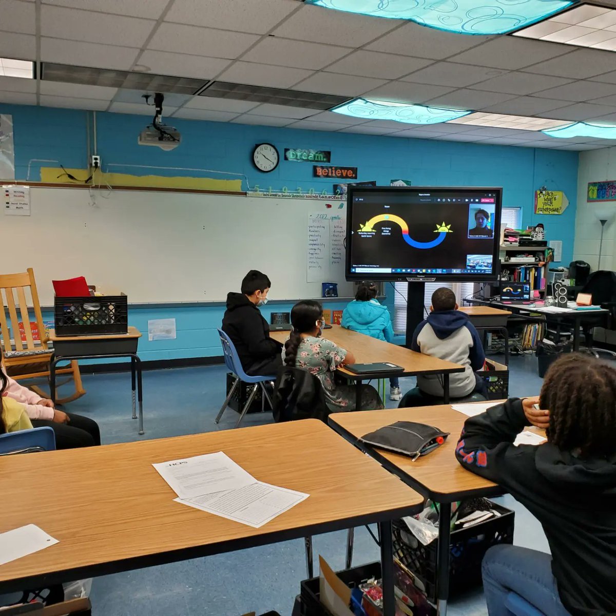 SuziQBerry's tweet photo. Fun time today! My class Skyped with a scientist today. Mr. Ralston works with NASA. He researches the planet Mars. They asked great questions! @skype @skypeascientist #mylittlepeeps https://t.co/PiXxm5m4Th