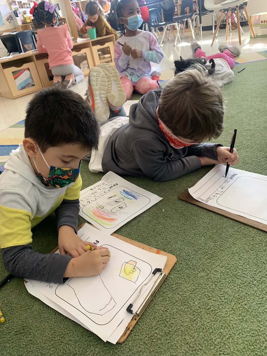 Jen_jackson39's tweet photo. These #hopewellheroes learned how to make lemonade and wrote a book about it! @hopewellECS #WEareLakota https://t.co/pjVBo2qmSO