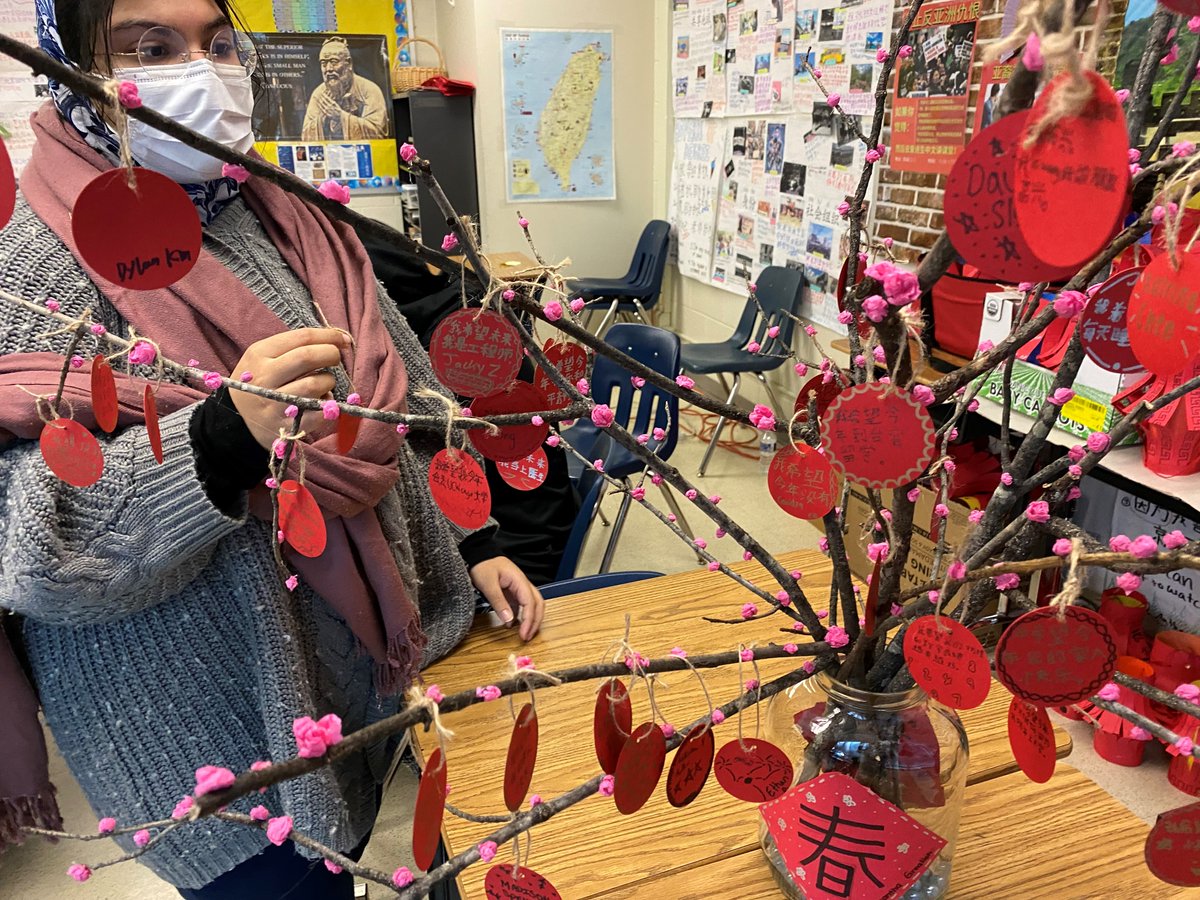 Chinese_Edison's tweet photo. Chinese students wrote new year wishes to welcome Year of the Tiger 2022. @monica_bentley1 @EdisonHSEagles 😀 https://t.co/wpGzNXkDMy