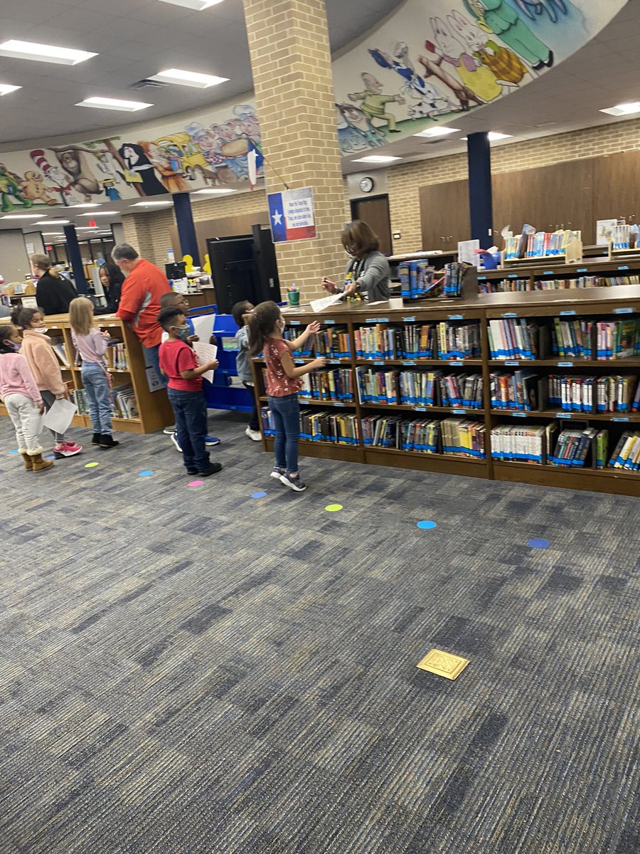 EvaPCFISD's tweet photo. Showtime at @Hancockcfisd !
I’ve never seen my kids SO excited about feedback on their work!! The scented stickers were a hit! #ShowtimeFriday! https://t.co/VyJ19b3O9f
