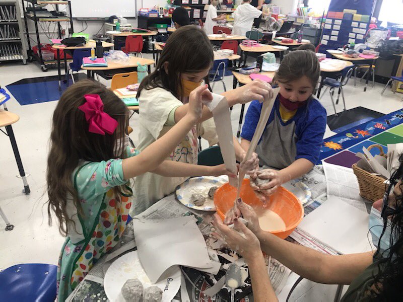 miller_first's tweet photo. Would you like to build a snowman that never melts? ☃️ That’s exactly what we accomplished! A week long paper maché snowman project! Students also wrote how-to books to accompany their creation! Everyone was so proud of their hard work! ❤️ @tincroadschool https://t.co/VQYd8AjSIH
