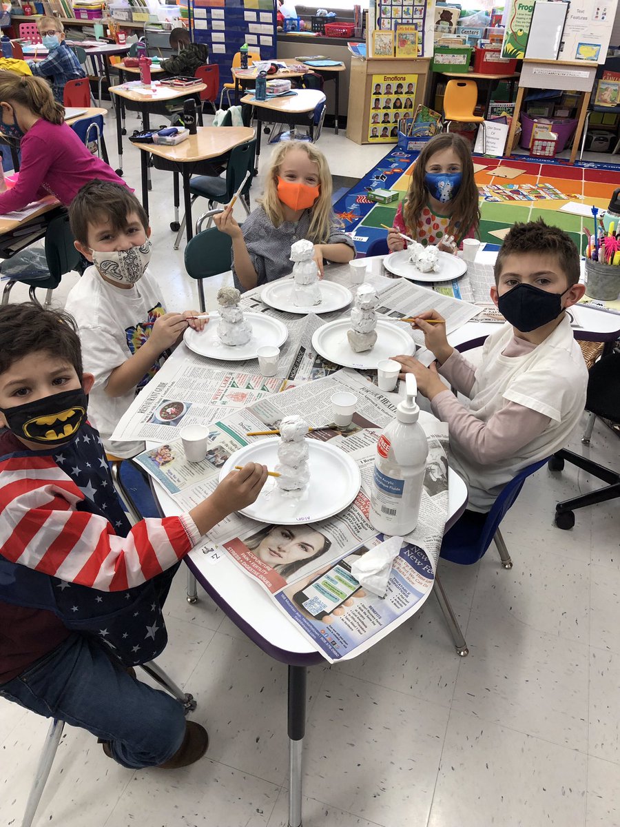 miller_first's tweet photo. Would you like to build a snowman that never melts? ☃️ That’s exactly what we accomplished! A week long paper maché snowman project! Students also wrote how-to books to accompany their creation! Everyone was so proud of their hard work! ❤️ @tincroadschool https://t.co/VQYd8AjSIH