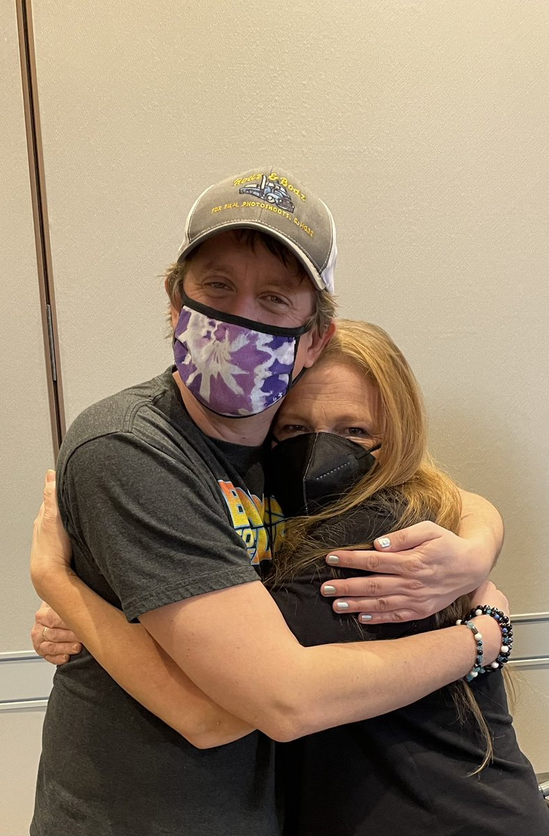 RoxxySoFoxxyBAB's tweet photo. @ChadLindberg you know I just adore you. Thank you for always being your wonderful you! Now…we karaoke!!! #SPNDallas #DrBadass #BadassBitches https://t.co/CnAWVeA0hY