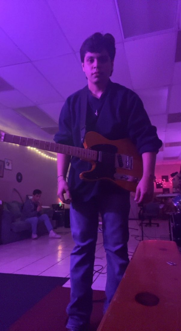 LonelyDivision_'s tweet photo. Studio performance tonight 🧍‍♂️ https://t.co/XeT3X3KMOr