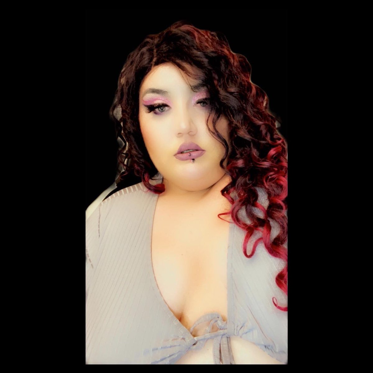 beautybyroxxy's tweet photo. Looking for an online #sugardady #sugardaddylegit #ssbbwlovers for a student and makeup artist. No meet ups. Over the phone arrangements please. #covid #virtualdates #spoiled https://t.co/4611bIICe4