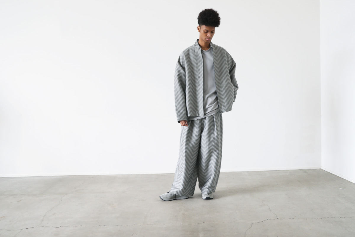 Palmmaisonstore's tweet photo. VU
ヴウ
stand collar bluson vu-s22-b16[GREEN GRAY]

VU不動の人気ブルゾンをVUオリジナルで作りこんだビックヘリンボーン生地〇程よいショート丈のゆったりシルエットでサッと羽織れて、ワイドな袖とスタンドカラーが特徴のブルゾン〇

https://t.co/PMCWllFjXO 

@VU79883245 
#VU 
#bluson https://t.co/1aKgPlz3mS