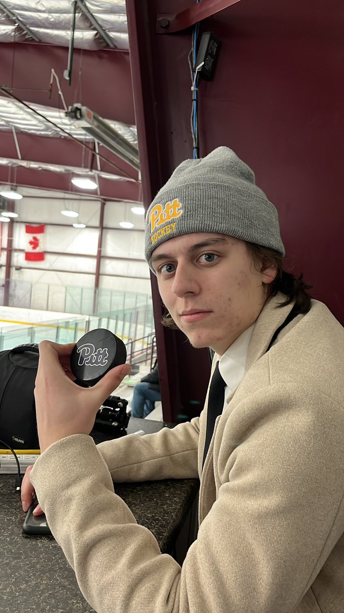 The antics continue as a puck finds its way into the press box. They don't want to see us succeed 😤