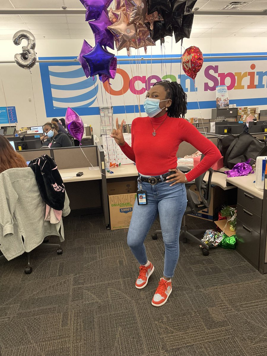 Remember Everyone Deployed! Hustle house is showing their love and support! We win as one. ❤️❤️❤️#guinningtogether #wewinas1fam #RedShirtFriday <a href="/wloceansprings/">Wendy Labat</a> <a href="/411MikeP/">Michael Patenaude</a> <a href="/jmasplund/">Jennifer Asplund</a> <a href="/OS_CallCenter/">Ocean Springs CC</a>