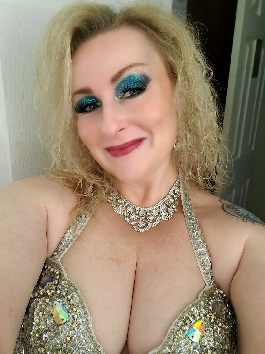 #100days #100days2022 
No cooking tonight. Out of town doing something Chantal will never do: bellydance. Excuse the extreme boobage. Lol