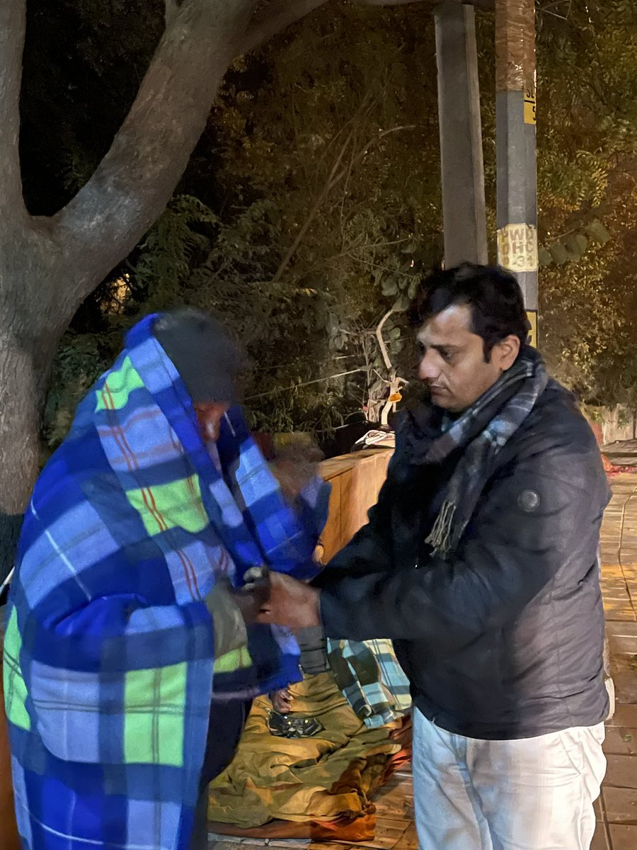 irakeshguptabjp's tweet photo. हमारे प्रेरणा स्रोत भाजपा के यशस्वी प्रदेश अध्यक्ष
आदरणीय श्री @adeshguptabjp जी के जन्म दिवस (29 जनवरी) के अवसर पर आयोजित सेवा सप्ताह के अंतर्गत कल रात्रि सराय पीपल थाला के मंडल अध्यक्ष बड़े भाई #NitinGoel जी के साथ कम्बल वितरण क़िया।
#HBDadeshguptabjp
#BJPDelhi
@OfficeOfAdeshG https://t.co/6aUMIFdcfn
