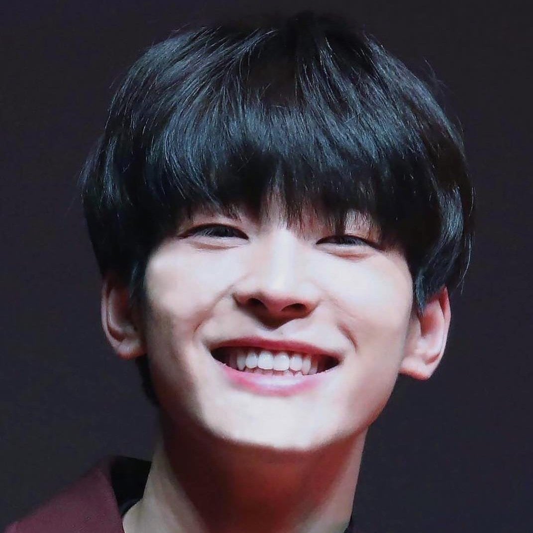 tinkswonu's tweet photo. happy wonwoo 😆 https://t.co/6P6UU9l3ir