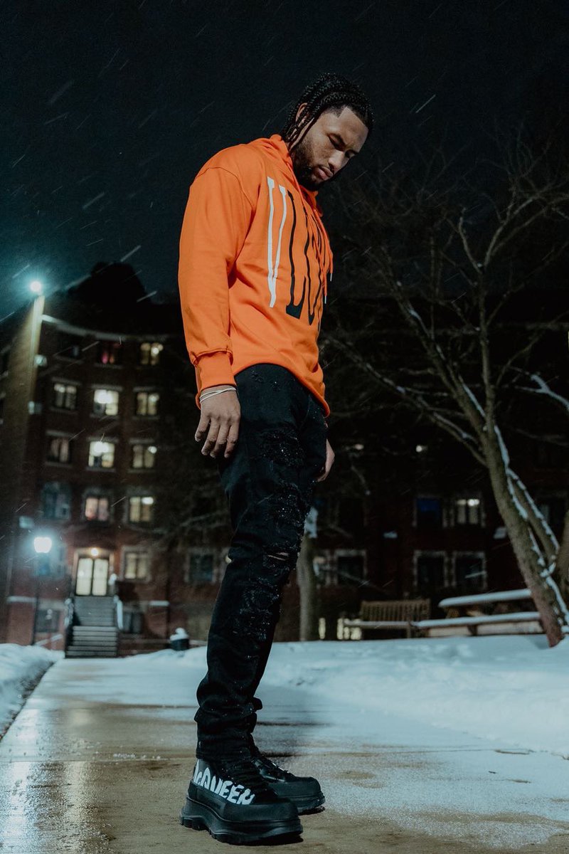 Narrio Walks tweet media