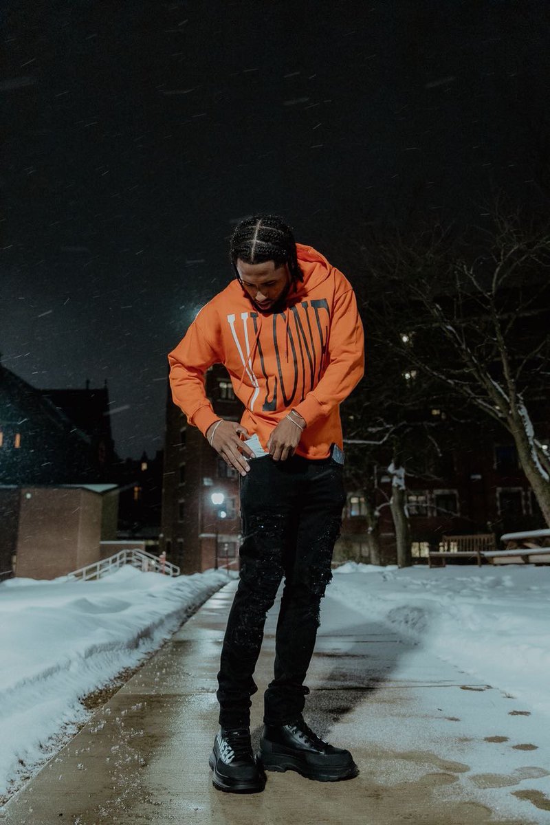 Narrio Walks tweet media