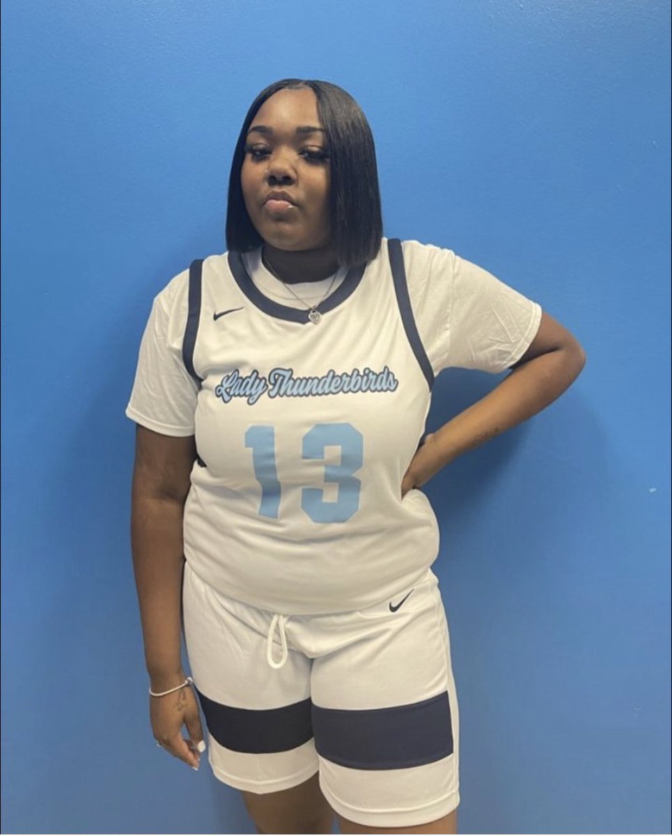 GbbHyde's tweet photo. Hyde Park Lady Thunderbirds win against Lincoln Park 57-47 and move on to the Elite 8!  Lead by Jazmyne Bynum w/ 19 pts 10 reb 4 ast 4 stls
Deontajah Ross - 12 pts 9 reb &amp; 
Jayla Edwards - 15 pts 5 reb 4 ast💪🏾💪🏾 #LadyThunderbirds https://t.co/Kfq7LAQJCE