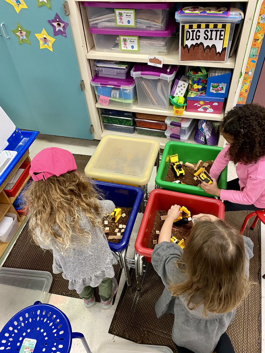 GESWhite0's tweet photo. This week was all about construction &amp; our classroom centers were all transformed into a construction fun zone! Learning all about tools and how they work, construction trucks and what they do, and lots more🦺🔨🪛🚧 #GESshineon @EarlyGcisd https://t.co/bUmSPJPxdx