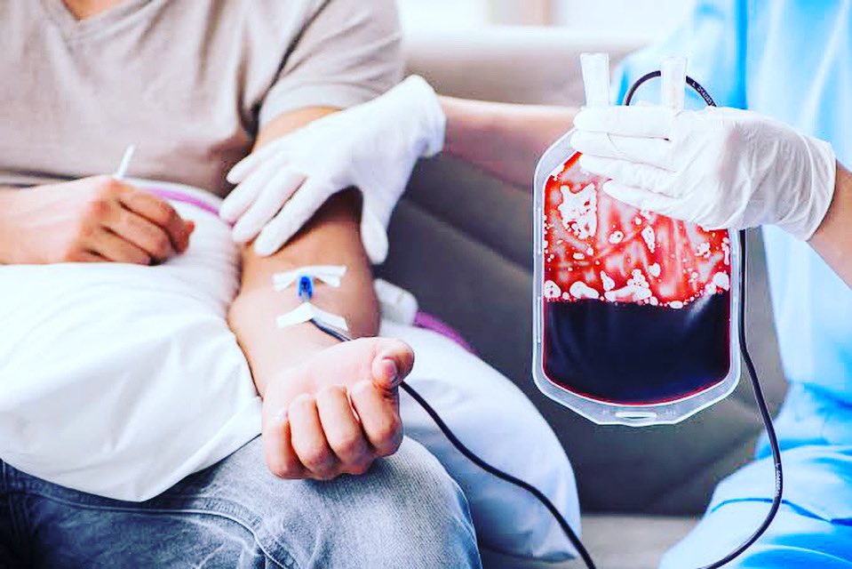 LabClass1206's tweet image. La transfusión de sangre es la transferencia de la sangre o un componente sanguíneo de una persona a otra.​ 

#donacion #hematologia #pruebascruzadas #laboratorio #donarsalvavidas #donarsangreesdonarvida