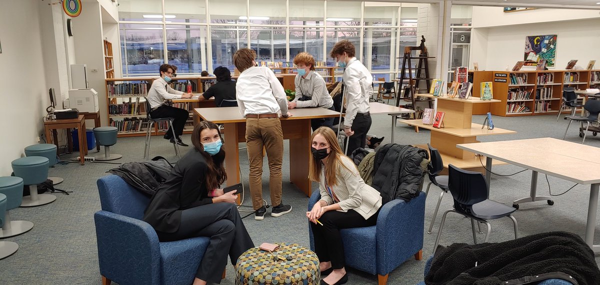scott_waibel's tweet photo. More pics from the Lisle DECA Sectional... #lisledeca #maximizeyourmomentum #lisleonepride https://t.co/yyqWMQ9PwE