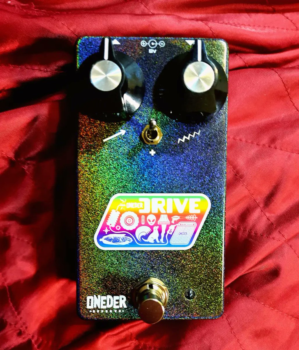 itFigures8's tweet photo. Oneder Effects Oneder Drive in color shifting sparkle with rainbow badge and Fuzzhausen batch 1 pedals! These things have absolutely outrageous tone!

#onedereffects #oneder #onederdrive #overdrive #boost #fuzz #fuzzhausen #danhausen #veryniceveryevil #newpedalday #guitarpedal https://t.co/Zd6NrGn0Em