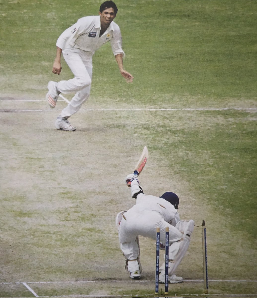 PABadami's tweet photo. "Sachin Tendulkar's off-stump goes cartwheeling and the successful bowler is Mohammad Asif". Asif was on a roll as a speedster while Sachin looked in terminal decline. A month later, Sachin was booed by his home crowd at the Wankhede #KarachiTest #Feb2006 https://t.co/kodcROXfOK