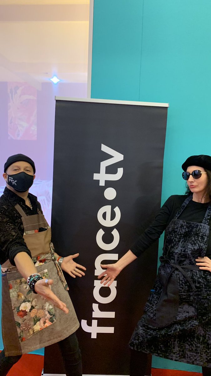rudeekane's tweet photo. Défiler pour Zelda et sa collection de tabliers #zezetttebymontmartre au salon #sagasdom à la Porte de Versailles. Avec #franckyvincent #babettederosieres https://t.co/mQ5wMdVPR3
