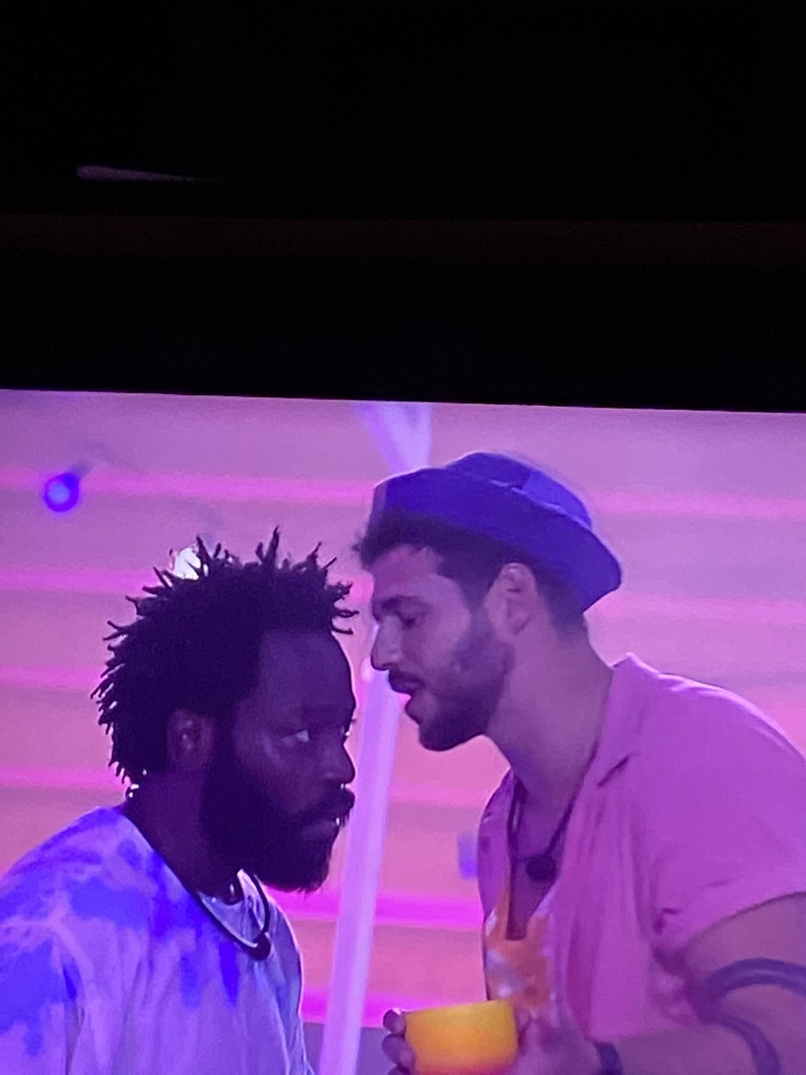 beanoliveiraa's tweet photo. Rodrigo não mexe com meu DG!!!!
#BBB22 #ORodrigo https://t.co/Kac3rHmP4i