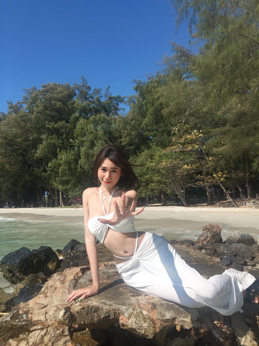 BabyMeena7's tweet photo. All I need is a little Vitamin Sea 🌊🌊🌊 #พัทยา #สาวสองพัทยา #สาวสองลําปาง #ทะเล https://t.co/WXzO7dsg7r