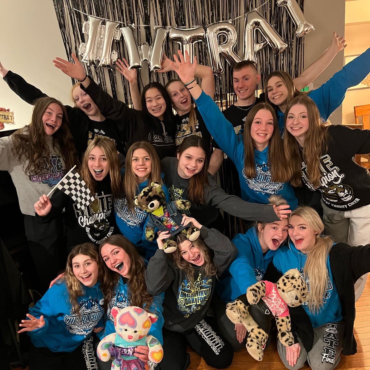 OF_Varsity's tweet photo. Shout out to Carter’s family for hosting tonight’s pasta party to fill our tanks for sectionals tomorrow! Come support these Bengals Saturday at Lockport- performance time is 11:54 am! Ready Set Go! 🚥 Fueled by Bengal Pride!🐯 #WTRA1🐯💛🏎🏁 https://t.co/ZHNrsLuQbi