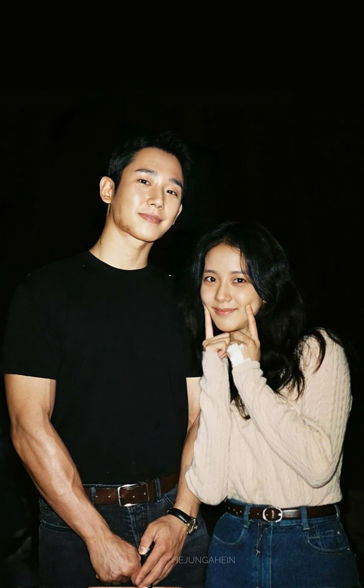 Jaenittt's tweet photo. Kata jisoo : sini aku kasih yang asli daripada kalian edit edit 🤭😉🤣
#HAESOO #Snowdrop #JISOO #JUNGHAEIN

Edited fans.        Jisoo update https://t.co/8UgWG1X8al