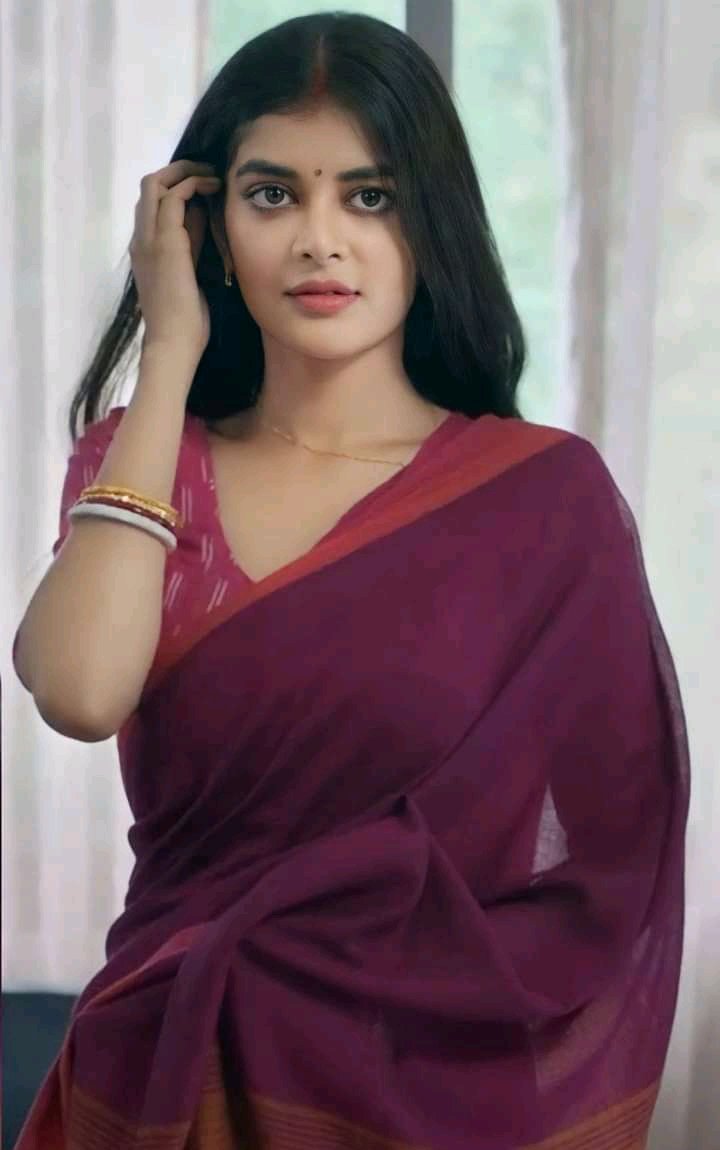 _____ratri_____'s tweet photo. This look✨✨✨
Parna❤️🥀

#uttoron

@madhumitact @hoichoitv https://t.co/3vOn58NUnz