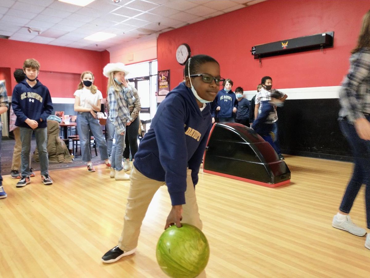 stdavidsschool's tweet image. We couldn’t SPARE sharing these photos with you. Today our 5th and 6th graders went on their annual Winterfest outing to the bowling alley, while the 7th and 8th graders are looking forward to their MS Winterfest social tomorrow night. #sdsw #SDSTrips