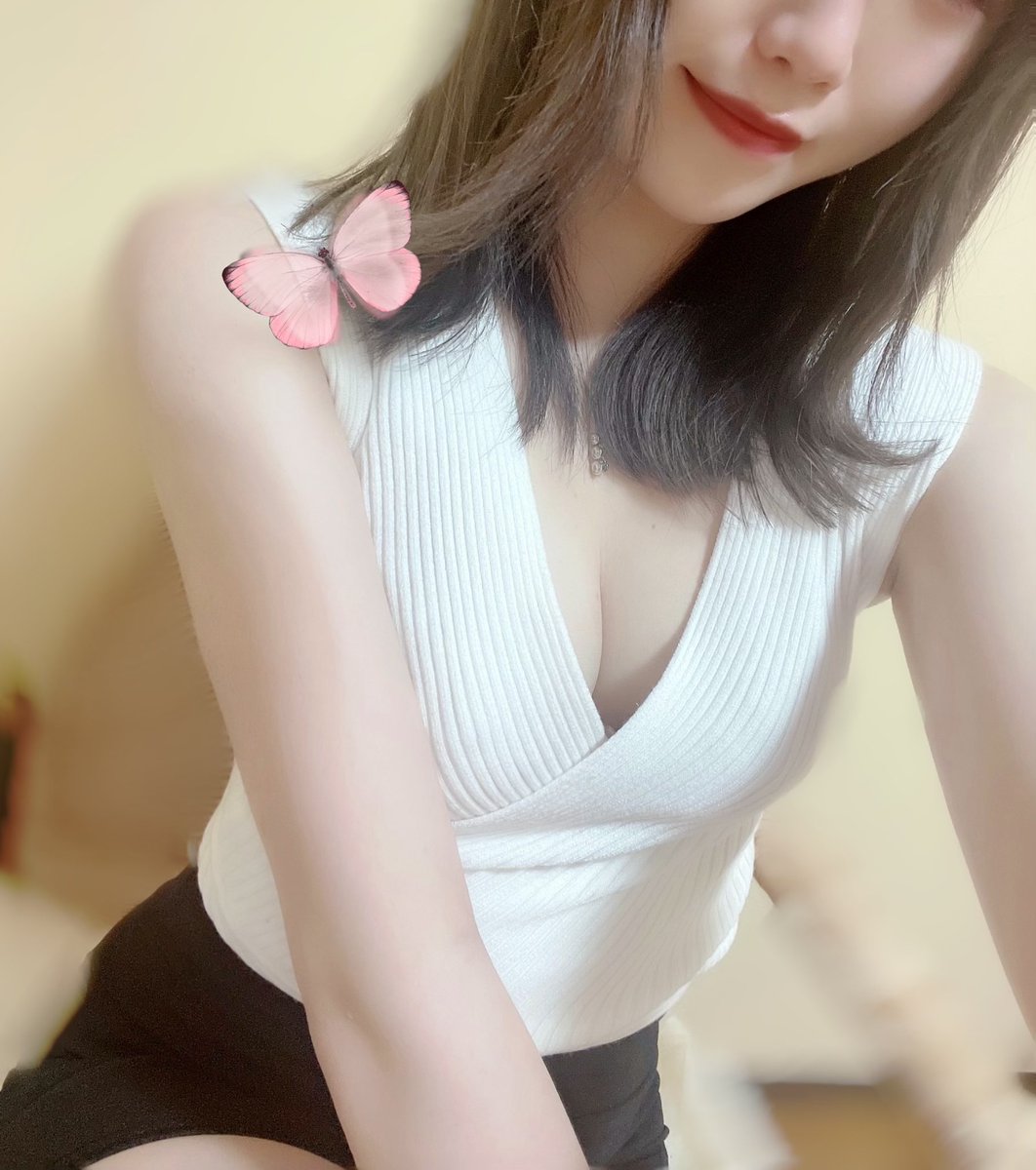 LSE_Rin's tweet photo. 🤍はじめまして🤍1月25日から
@LuxurySpaEden さんに入店させていただきましたりんです🤍

🎀本日22じ30分まで出勤してます🎀
お時間合う方お待ちしてます♥️♥️

 #メンエス  #メンエス西宮
  #メンズエステ兵庫 https://t.co/pGHtuT6KSv