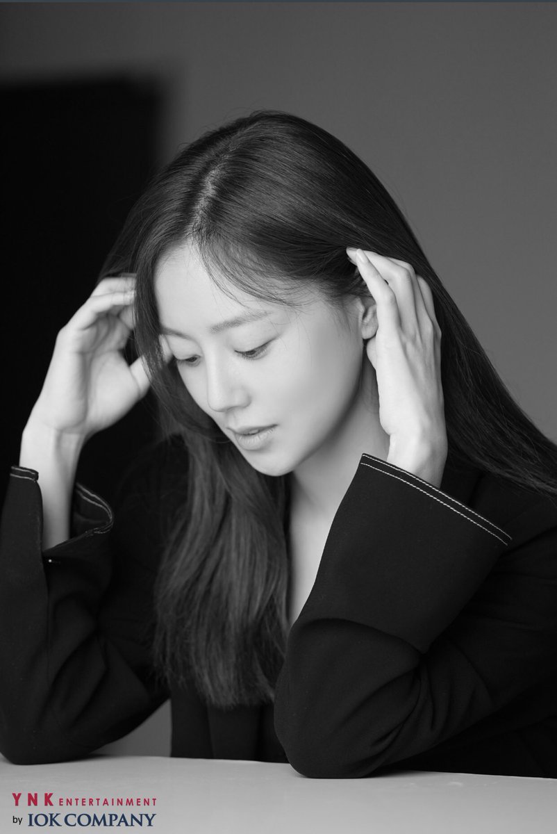 Asherfab's tweet photo. I’m Speechless 🤍🤍🤍
#moonchaewon #profilebehind https://t.co/rcSER5NWY6
