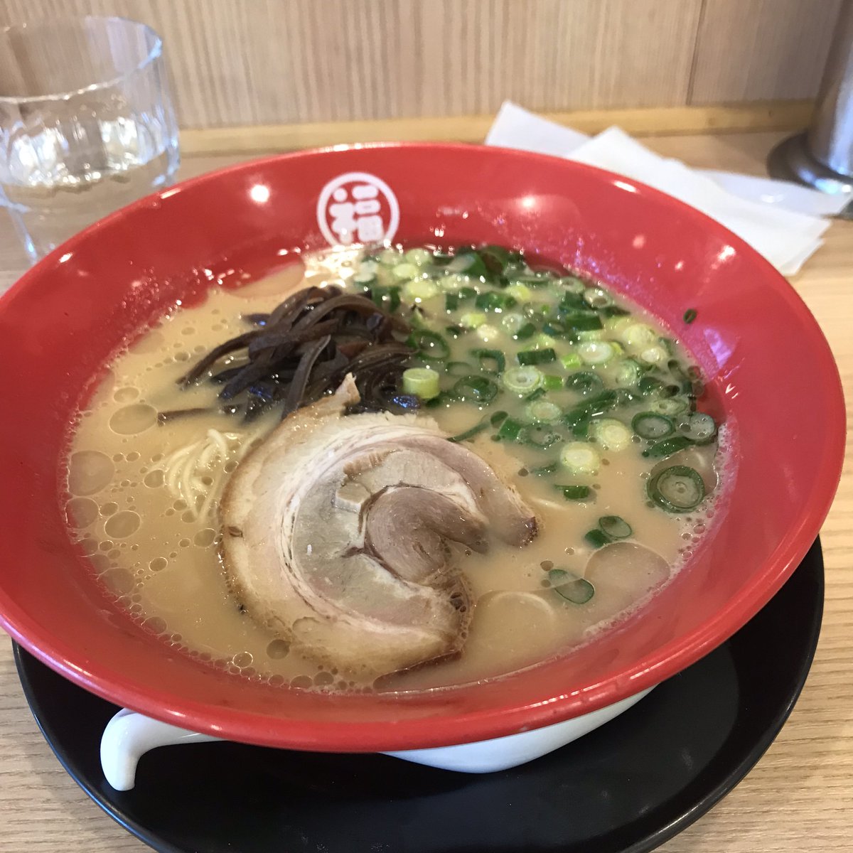 hararappa's tweet image. いずっぱこに乗り遅れて次を待つまで駅のラーメン。博多風。
#のってこいずっぱこ 
#伊豆箱根の13人