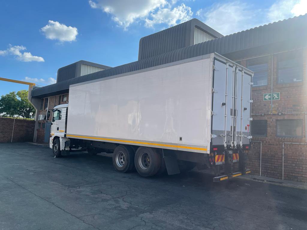 Rmbc_Group's tweet photo. @djsbu Looking to move from one place to another let us assist you 

We have A team of Packers who Can assist you with packing your goods @ a fee &amp; we can also provide moving boxes at a Fee

Move with affordable professional team that is there to make ur life easier 

0813288275 #DJSBU https://t.co/BWuYXaIedQ