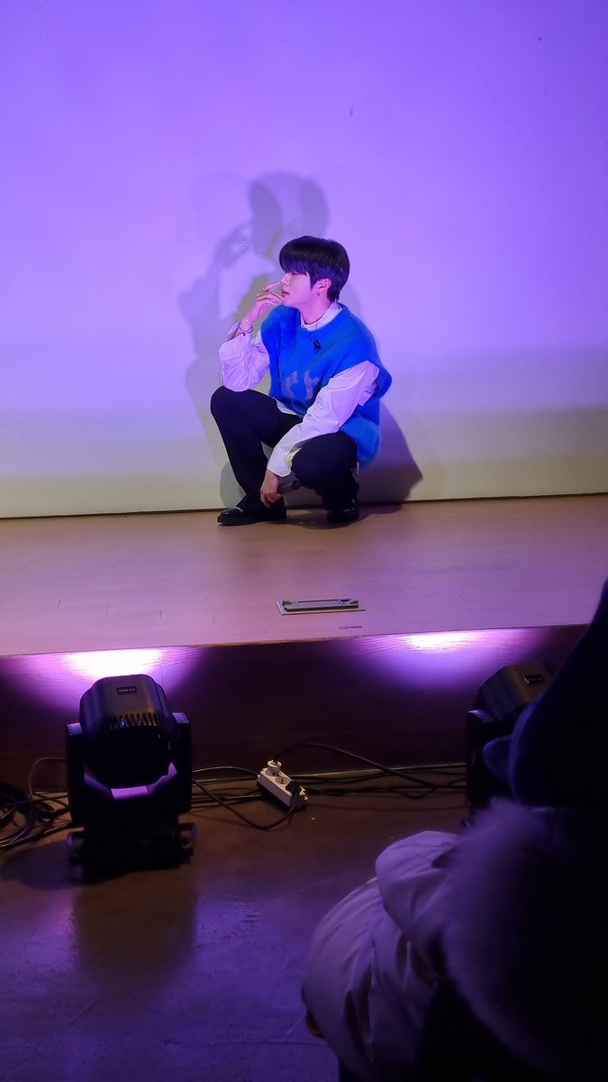 jeksbestie's tweet photo. after all this time he still has the same pose 🤣❤ https://t.co/woKX4PxrFX