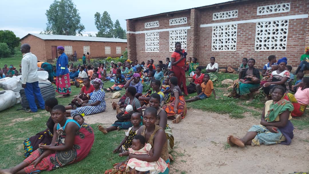 MalawiRedCross's tweet photo. As of Friday, 27 people were reported dead, 3 missing, 147 injured and over 455,000 people affected by floods. @LAZARUSCHAKWERA president of the republic of Malawi and Patron of the @MalawiRedCross is today once again visiting the affected districts to appreciate the situation. https://t.co/yQ3f8qXiTQ