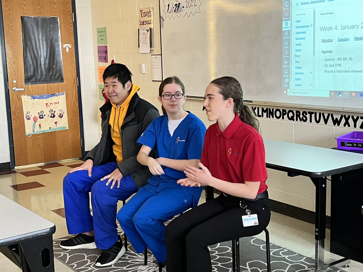 Sarah Tanis tweet media