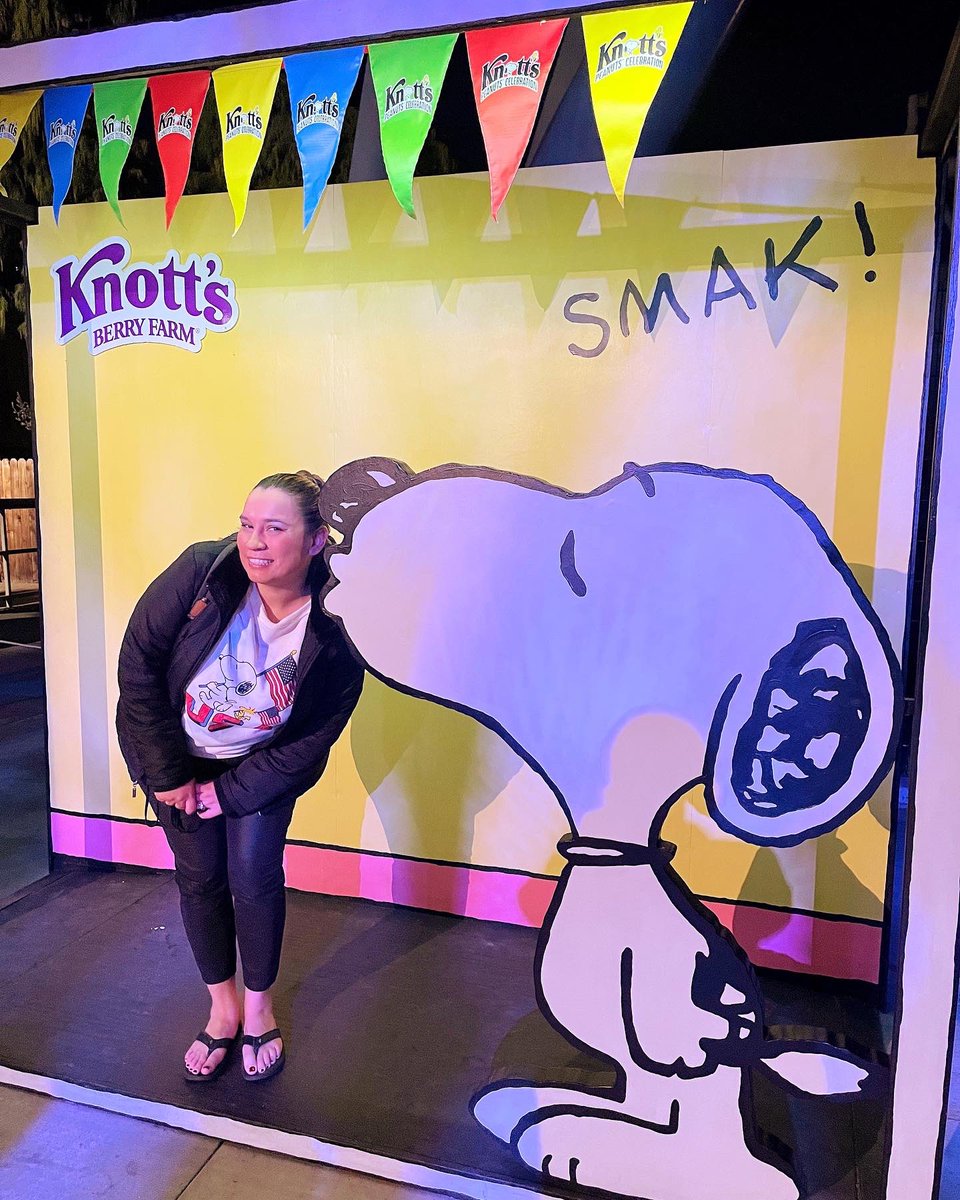 LMVLblog's tweet photo. The perfect place for date night… @knotts ! Such a great place to visit after a long week at work. We had fried chicken at Mrs Knotts, walked through the park and saw many cute PEANUTS photo opps and then got on one ride, the Beary Tales. #KnottsPeanutsCelebration #KnottsPartner https://t.co/pf5ipFGCCA