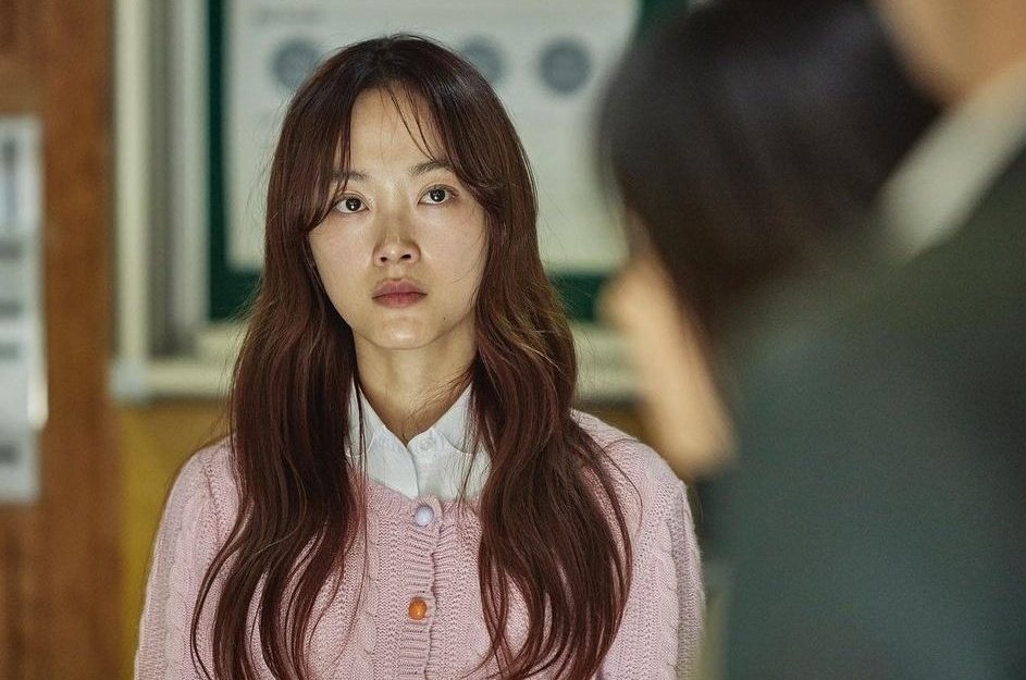 iconickdramas's tweet photo. Cause of my stress while watching #AllOfUsAreDead 📈📈📈 https://t.co/8HXliVUseH