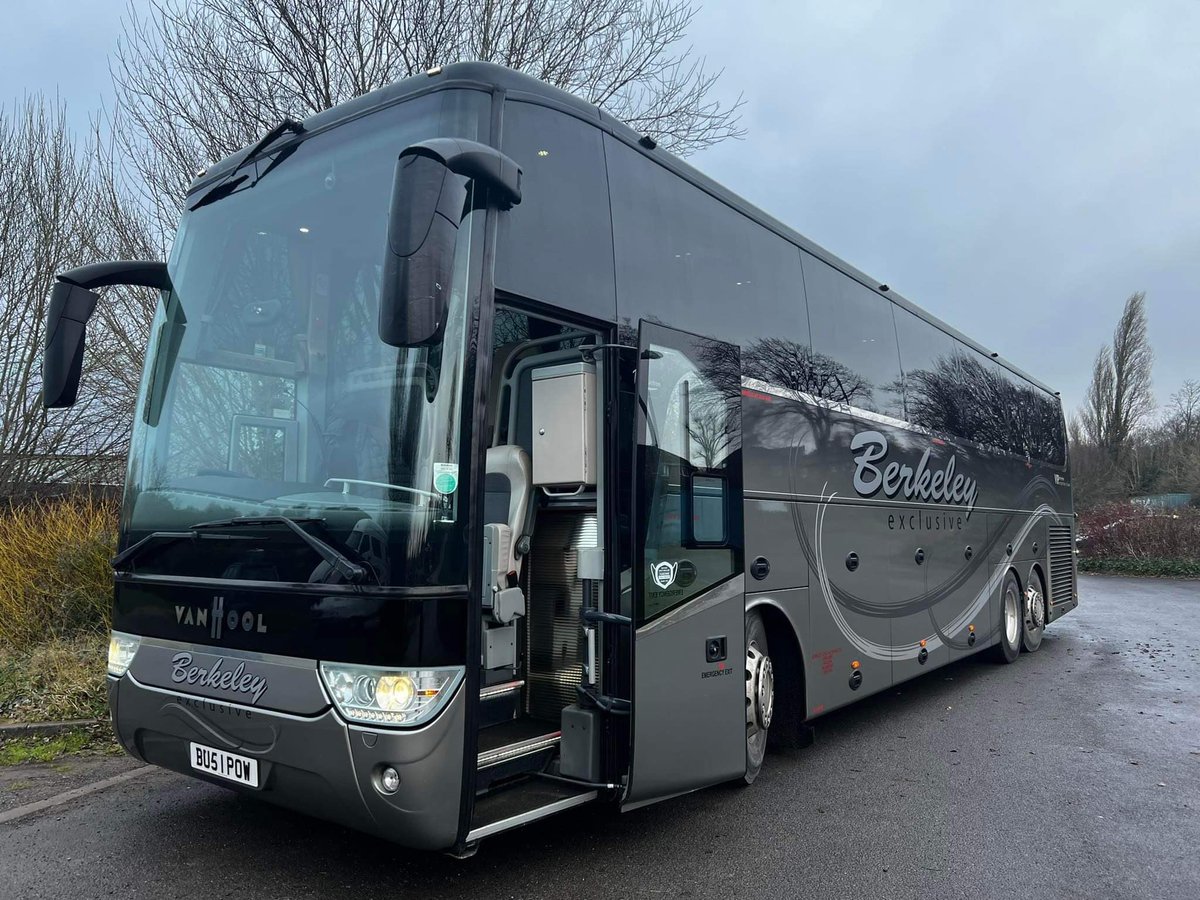 ManorFarmFC's tweet photo. 📍 NEXT STOP - @PlymouthPFC 

Thanks to @BerkeleyCoaches for bringing us this beauty today.

🔴⚫️ #FarmyArmy #UpTheFarm https://t.co/0BfySl7EvQ