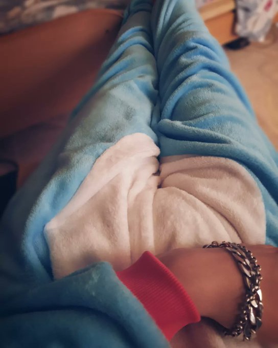 1 pic. Yummy? but by the way, my rolls that I made are tastier and truer?
#femboy #trans #sissy #crossdresser