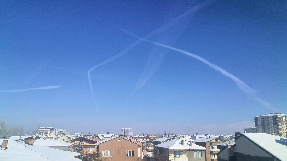 Şerefsiz oğlu şerefsizler gene püskürtüyorlar <a href="/IChemtrails/">İstanbul_Chemtrails</a>