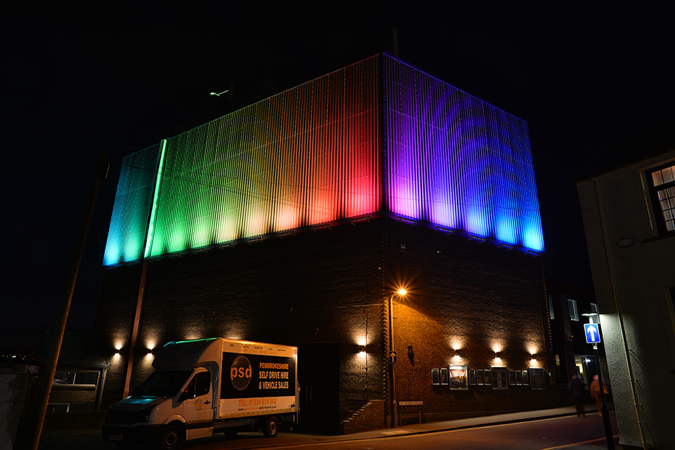 ColorKinetics's tweet photo. Discover breathtaking interior and exterior designs for entertainment venues that are illuminated with colorful Color Kinetics lighting solutions >> https://t.co/9p8hFATKnv
#colorkinetics #colorfullight #entertainmentlighting #colorlighting https://t.co/UFL3PoG0ry