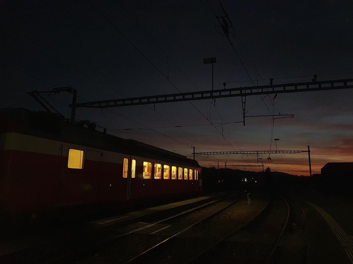 CJTrainDriver's tweet photo. Une page se tourne du côté du Porrentruy - Bonfol et même historiquement pour le ferroviaire helvétique.

Le 7 février 2022 sera le jour de la mise en service des rame RBDe 567 (ex-TPF) sur notre réseau voie normale qui implique la mise en retraite de nos actuelles rame RBDe 566. https://t.co/cT0MCy0Dl2