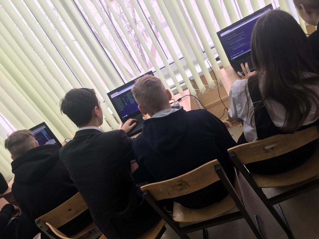 school32_Samara's tweet photo. Обучающие школы приняли участие во Всероссийском проекте ""Урок цифры". Исследование кибератак". https://t.co/5RuL7Wyyfi