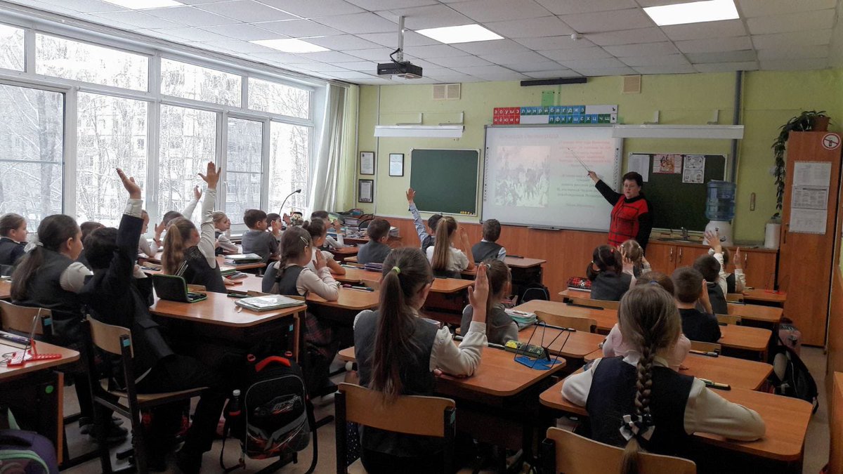 27 января - День полного освобождения Ленинграда от фашистской блокады. В рамках Всероссийской акции "Блокадный хлеб" в школе были проведены Уроки Памяти. Сохраним историческую память вместе! #БлокадныйХлеб63 #школа85_самара