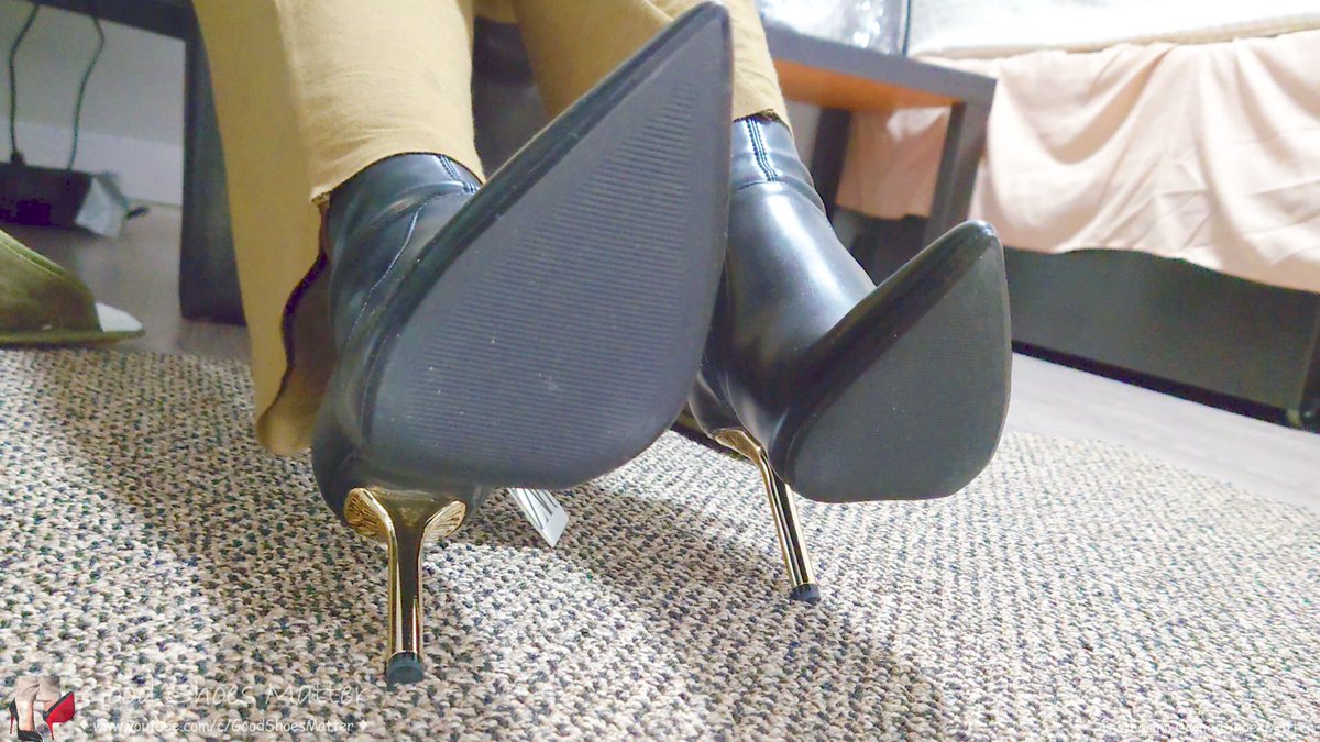 GoddessPunjabi's tweet photo. ZARA Black Pointy Boots With Golden Stiletto Heel | Unboxing Video https://t.co/vknZxmfIgO via @YouTube 
.
Watch this video on my YouTube channel. Subscribe to my channel for more exciting videos.
.
Fans must like and retweet this post.
@DommeDaily @FemdomDaily https://t.co/PJd8z3H0AN