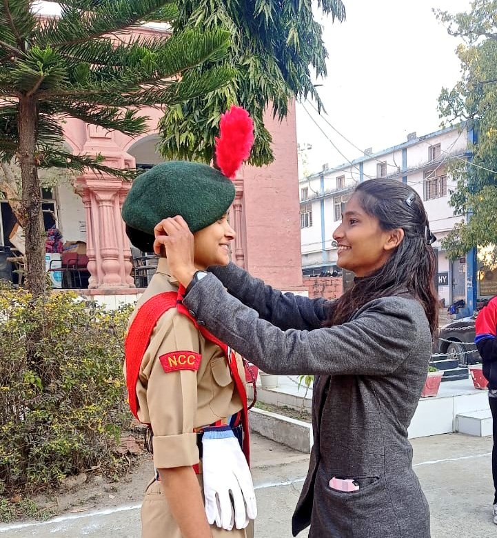 himansheekushw1's tweet photo. वर्दी को पहनने के बाद चेहरे पर जो मुस्कुराहट आती है वह और किसी में नहीं ❤️ https://t.co/lSd1ftt5qX