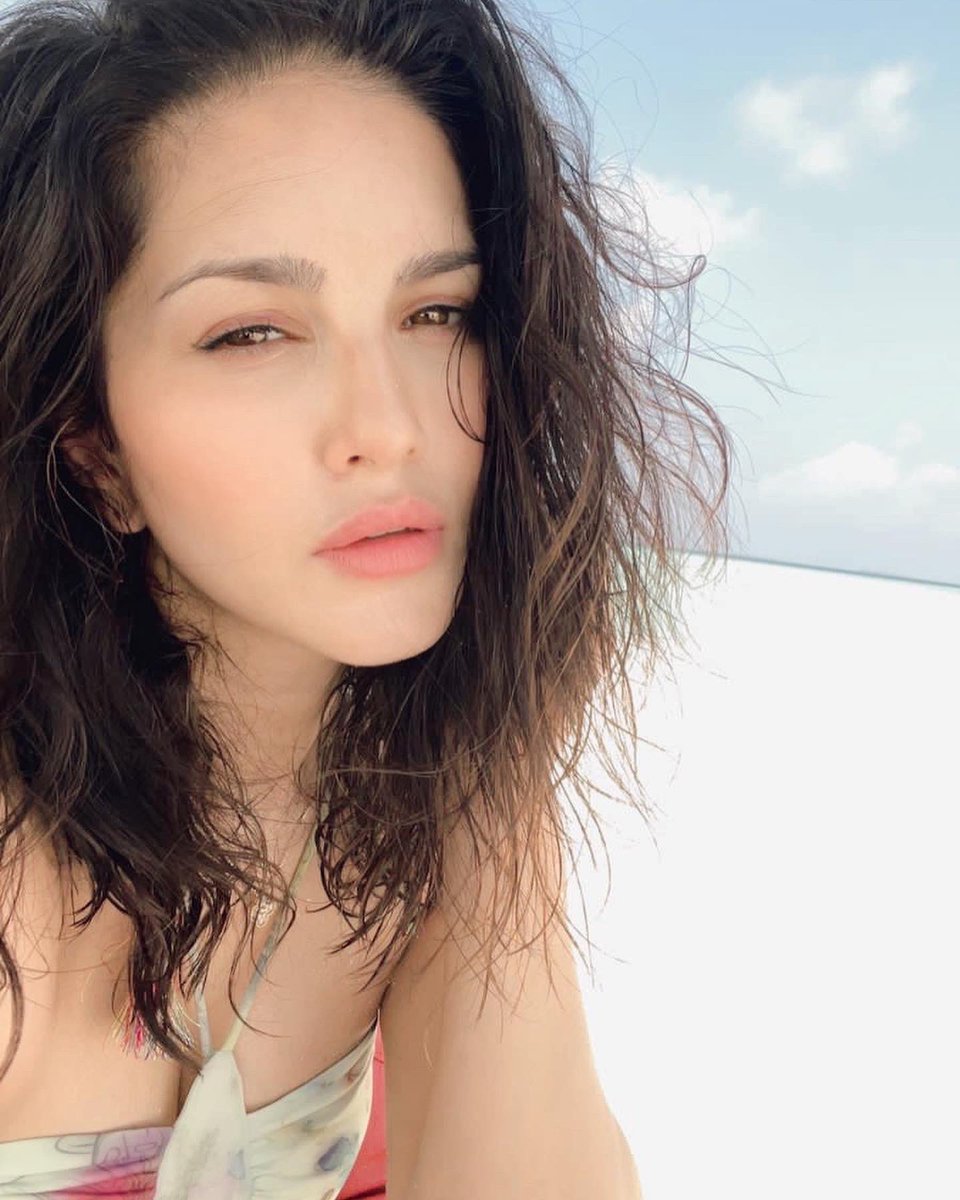 SunnyLeone's tweet photo. Sun-kissed 🌤️😍 https://t.co/IrqMWVjjOh