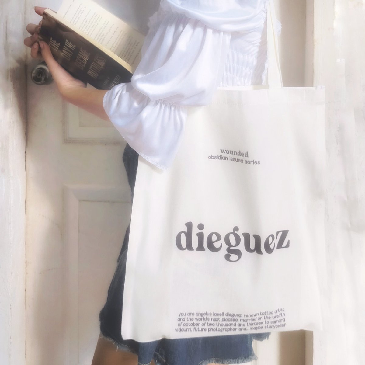 nstlgfordane's tweet photo. blackpearled’s 8th wattpad anniversary giveaway! 🥳

✧  customized dieguez totebag and random blackpearled related gifts

- for danedreamers only
- rt this twt
- tag some dd moots (opt lang)

ends on january 31 https://t.co/Y2e0tDp4tt
